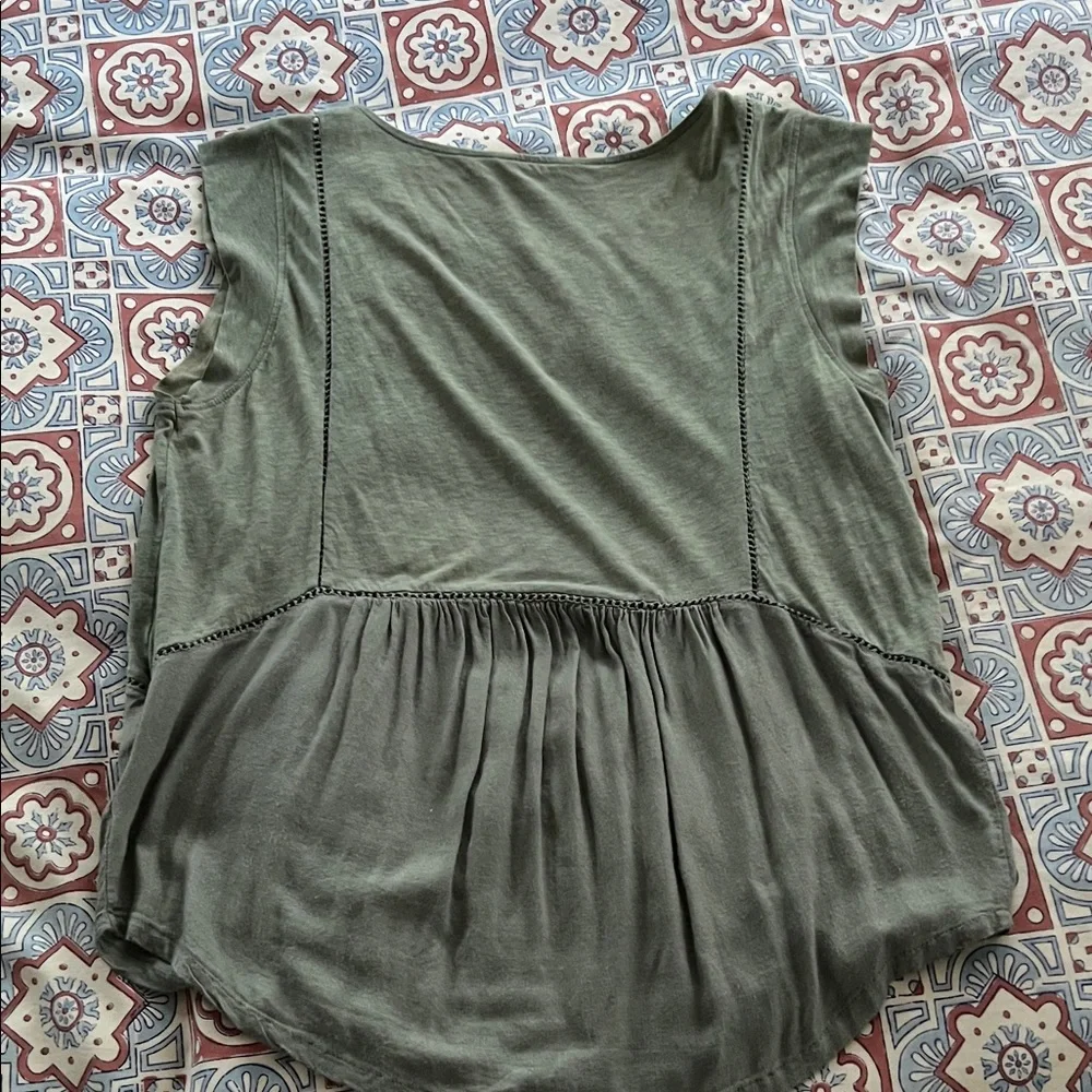 Lucky Brand Olive Green Embroidered Sleeveless Top - Picture 2 of 4